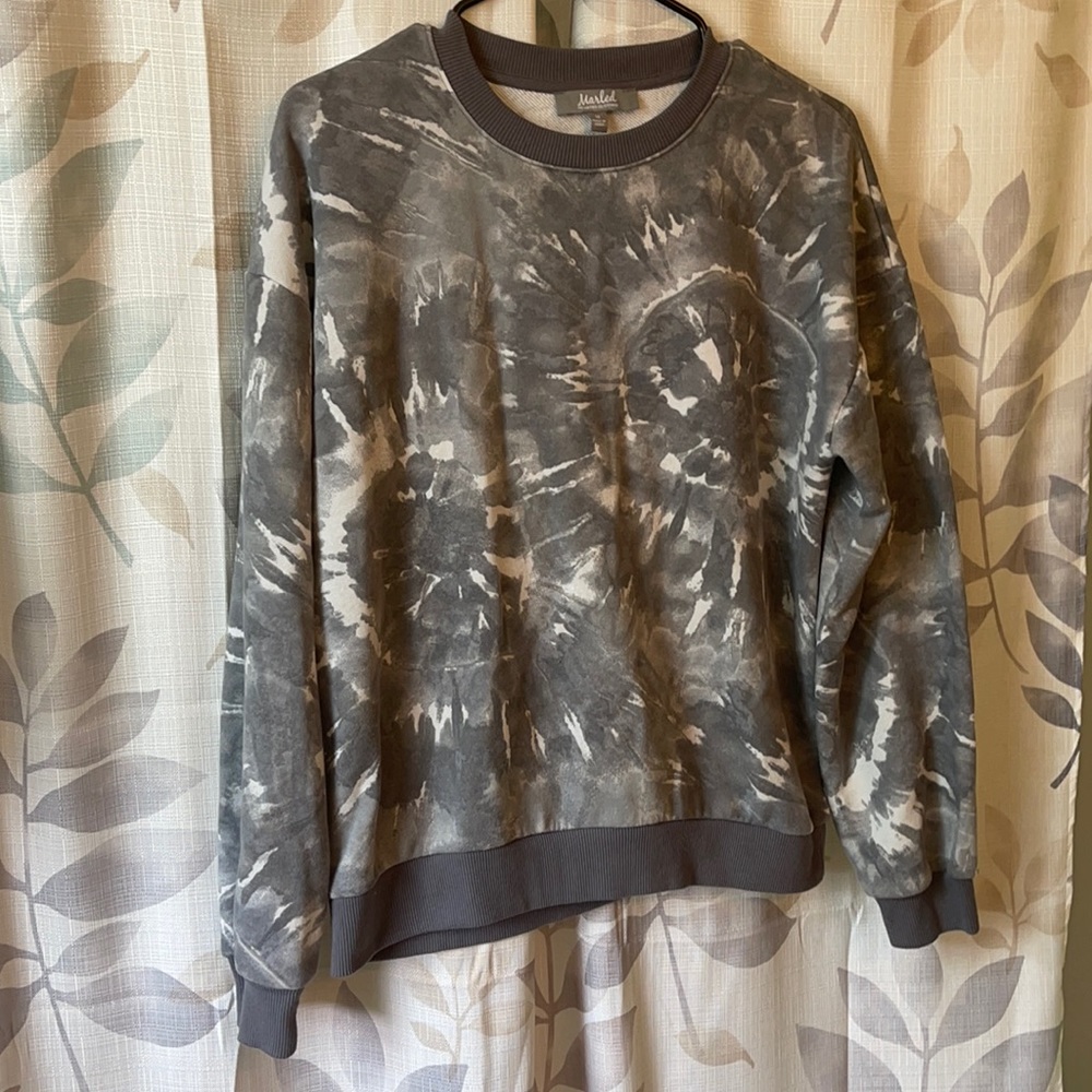 Women’s crew neck sweatshirt